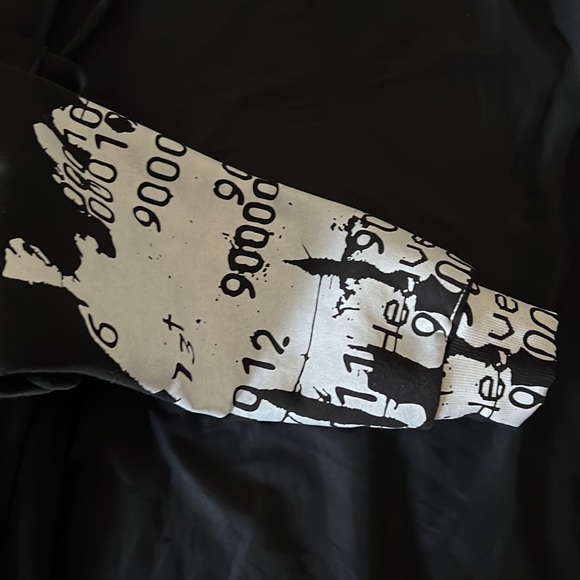 Fiftyone Zipup - Picture 3 of 3